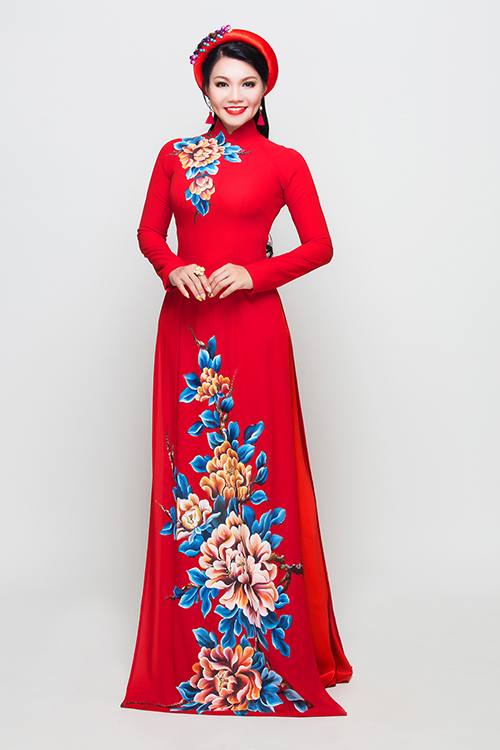 Áo dài vẽ MV382 là điều gì đó độc đáo và mới mẻ để khám phá trong thế giới thời trang truyền thống của Việt Nam. Với những chiếc áo dài tinh tế và đầy màu sắc, tất cả đều sẽ được tìm thấy trong bức ảnh đầy mơ mộng này.